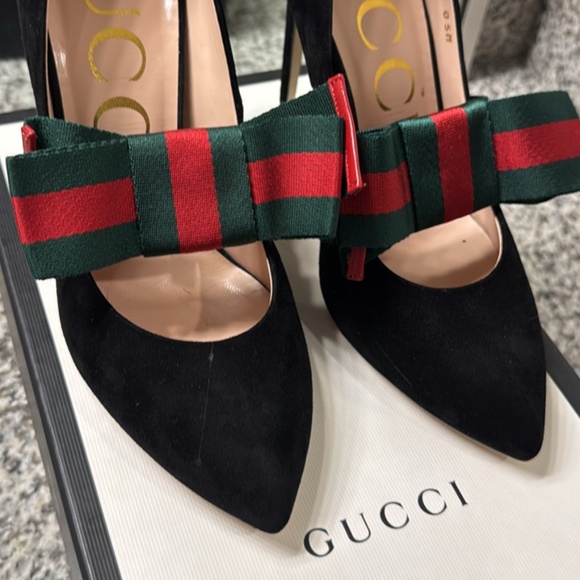 Gucci Heels with bow - Picture 1 of 3